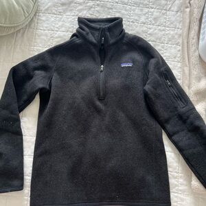 Patagonia black women’s pullover, good condition size medium